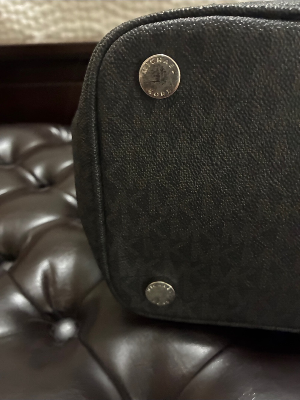 Michael Kors Black Logo Jet Set tote with MK Charm and Side Pockets - Picture 2 of 10